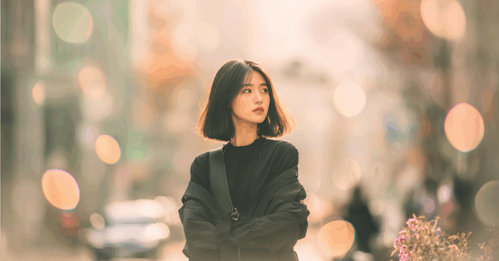 街 黒い服の女性
